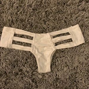 White sparkly low cut rave bottoms. Size M